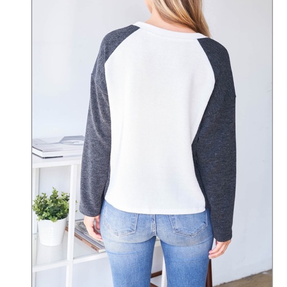 HEATHER CHARCOAL & white colorblock long sleeve TOP, NWT - Picture 2 of 16